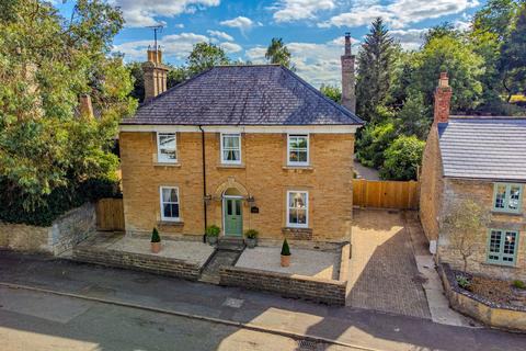 4 bedroom detached house for sale, Thorpe Street, Wellingborough NN9