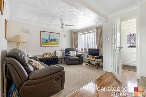 3 bedroom end of terrace house for sale, Farm Close, Cheshunt, Waltham Cross, Hertfordshire, EN8 8PD