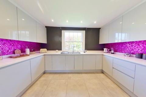 4 bedroom detached house for sale, Bedmond Road, Abbots Langley WD5