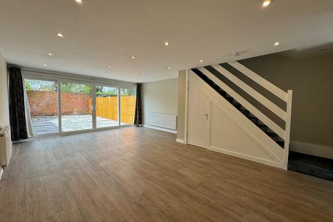 3 bedroom terraced house to rent, Lynton Green, Maidenhead, Berkshire