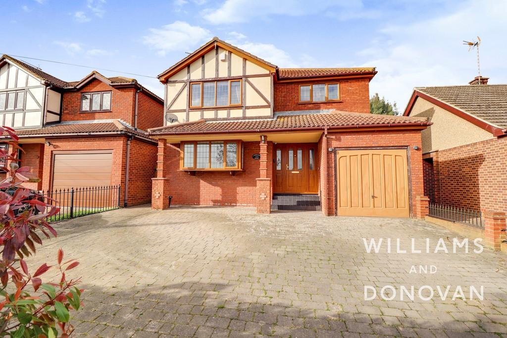 Cumberland Avenue, South Benfleet 5 bed detached house for sale £750,000