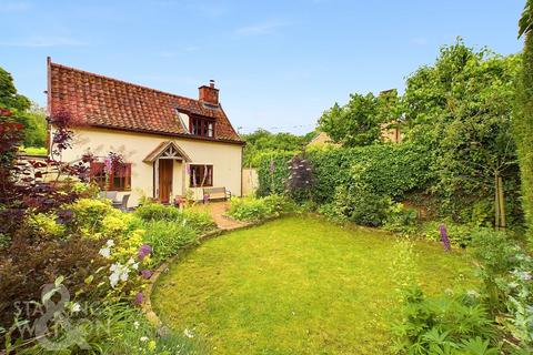 2 bedroom detached house for sale, Ashwellthorpe Road, Wreningham, Norwich