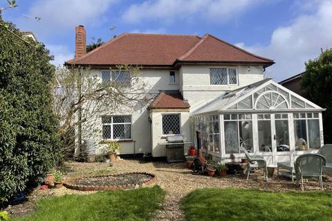 4 bedroom detached house for sale, Felpham/Middleton Borders, West Sussex