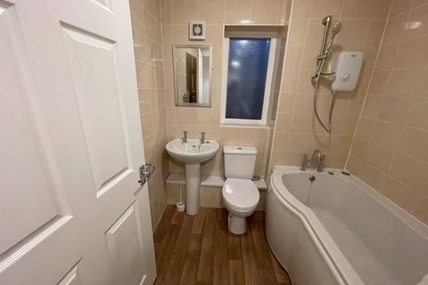 2 bedroom property for sale, Cross Street, Abergavenny