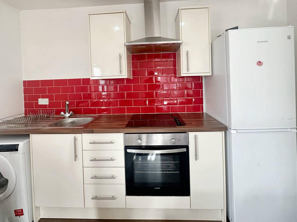 Gladstone Avenue, Loughborough LE11 1 bed ground floor flat to rent £