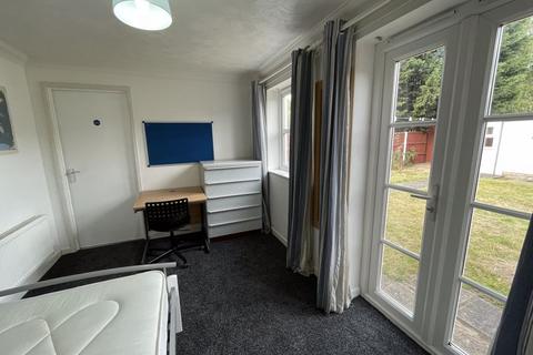 5 bedroom semi-detached house to rent, Beverley Road, Norwich