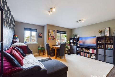 2 bedroom flat for sale, Hayter Lodge, High Wycombe