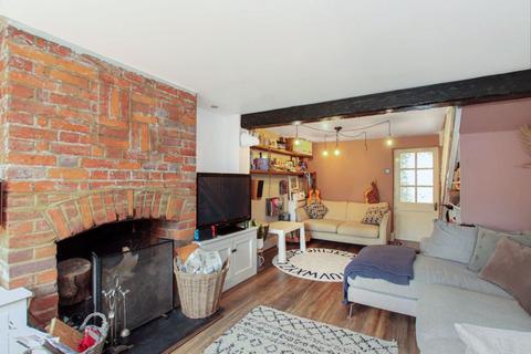 2 bedroom cottage for sale, Tring Road, Wilstone