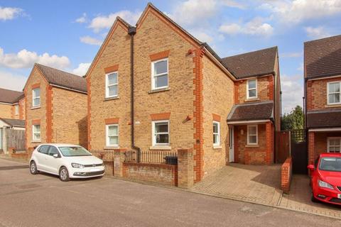 3 bedroom semi-detached house for sale, Dowling Court, Hemel Hempstead