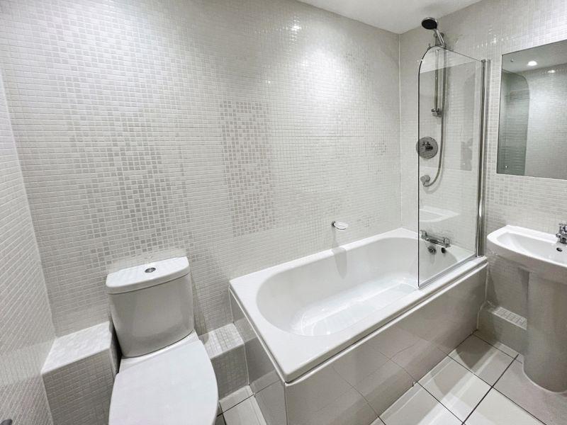 En suite bed 2