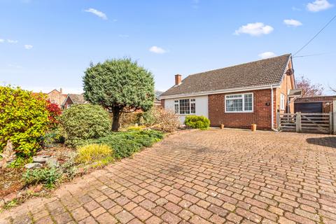 2 bedroom bungalow for sale - Station Road, Grasby, Barnetby, North Lincolnshire, DN38