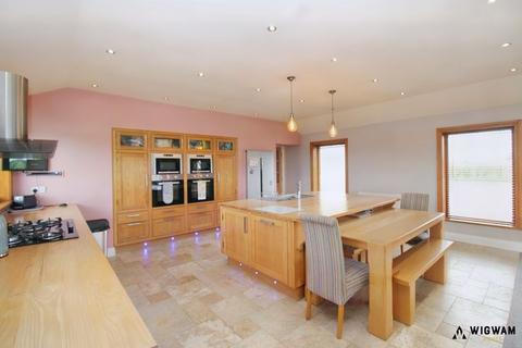 4 bedroom detached bungalow for sale, North Leys Road, Hollym, HU19 2QN