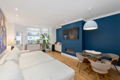 2 bedroom apartment for sale, London W8