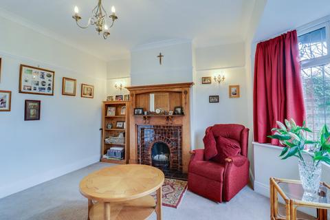 73 Broadgate Lane, Horsforth, Leeds, LS18 5AB