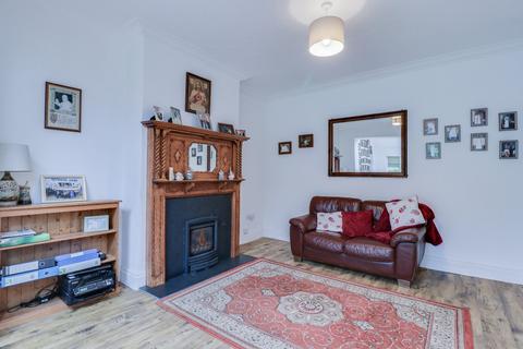 73 Broadgate Lane, Horsforth, Leeds, LS18 5AB
