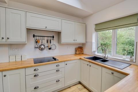 73 Broadgate Lane, Horsforth, Leeds, LS18 5AB