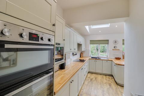 73 Broadgate Lane, Horsforth, Leeds, LS18 5AB