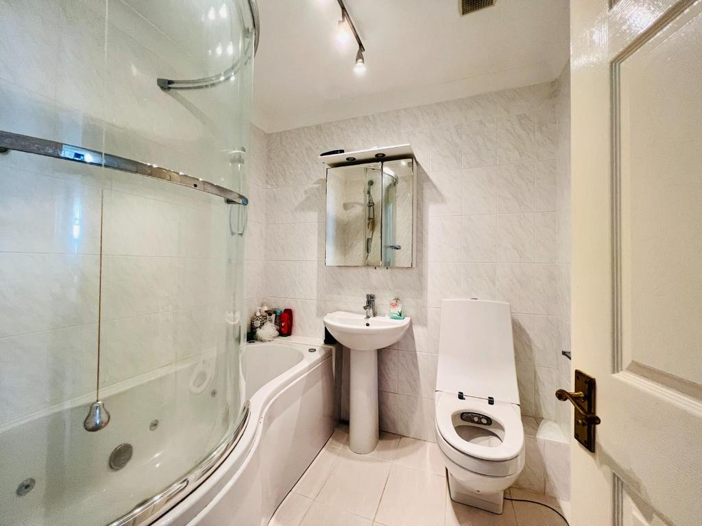 Bathroom.jpeg
