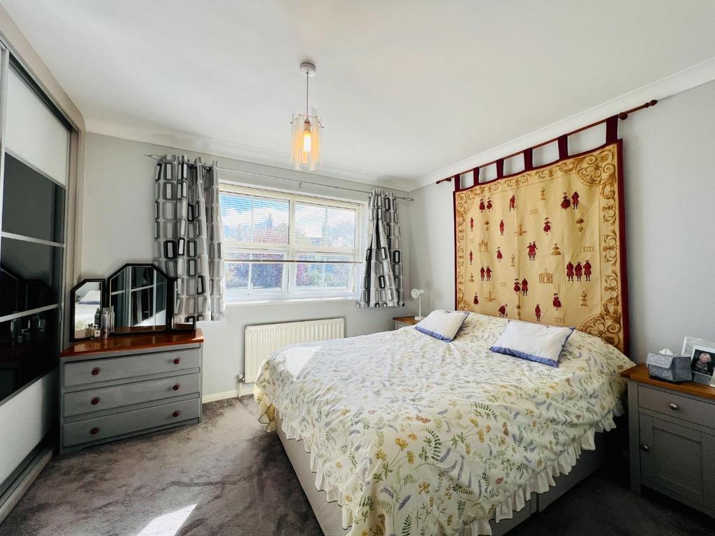 Bedroom 1.jpeg