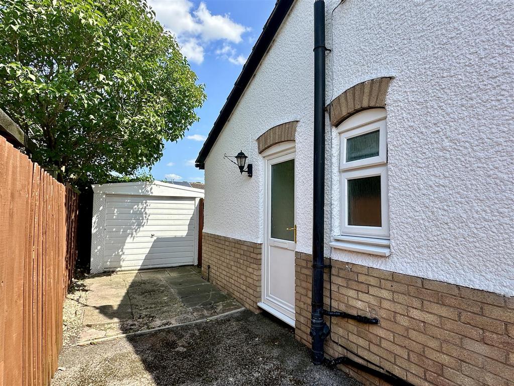 Driveway &amp; access to garage