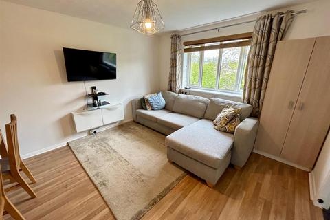 2 bedroom flat for sale, Peregrin Road, Waltham Abbey
