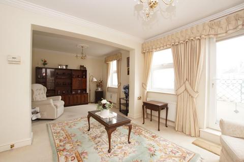 4 bedroom flat for sale, Wilmington Square, Eastbourne BN21