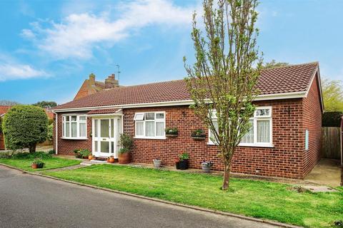 3 bedroom detached bungalow for sale, South Park, Roos, HULL