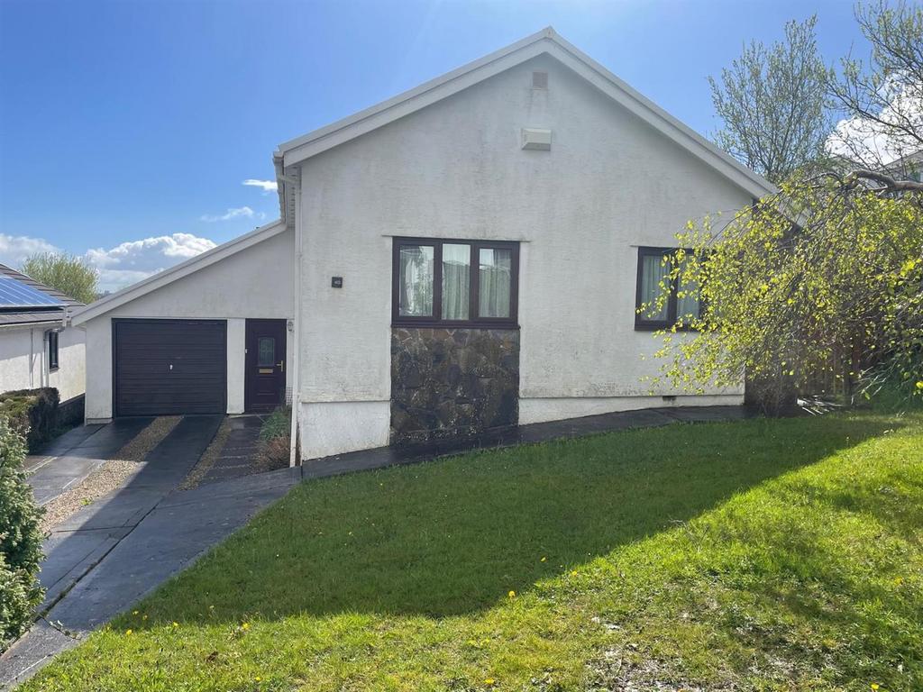 Hendre Park, Llangennech, Llanelli 3 bed detached bungalow for sale £239,995