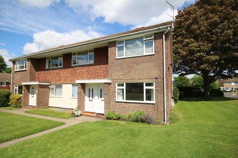 37 Windfield, Leatherhead, KT22 8UG