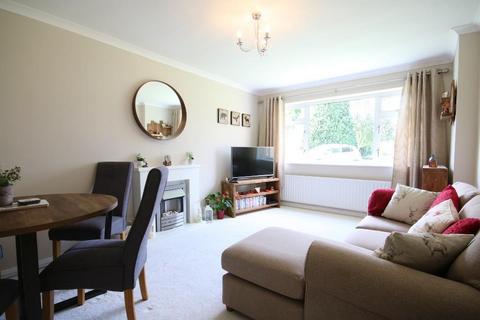 37 Windfield, Leatherhead, KT22 8UG