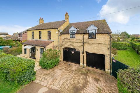 6 bedroom house for sale, Cinques Road, Gamlingay SG19