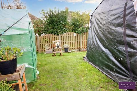 8 Beechlea, Thurnscoe, Rotherham, S63 0NZ