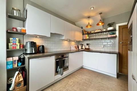 4 Cockerham Avenue, Barnsley, S75 1BA