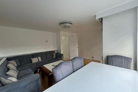 3 bedroom flat to rent, Miller House, West Green Road, London