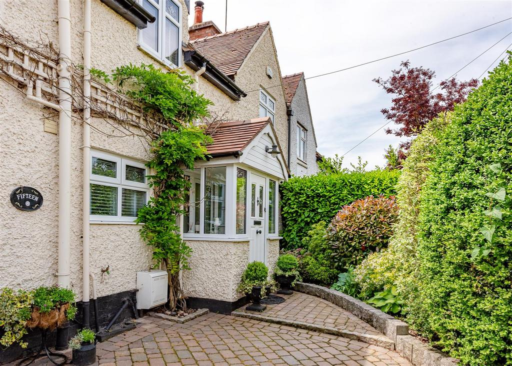 15 Birches Road, Codsall, Wolverhampton 4 bed semidetached house £