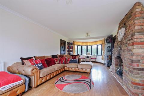1 Longtye Drive, Chestfield, Whitstable, CT5 3NG