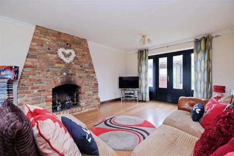 1 Longtye Drive, Chestfield, Whitstable, CT5 3NG