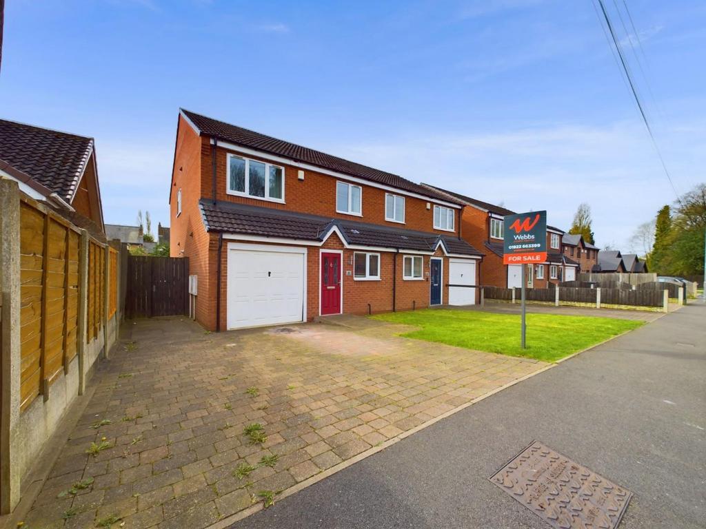 Victoria Avenue, Bloxwich, Walsall WS3 3 bed semidetached house £270,000
