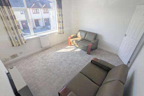 2 bedroom apartment to rent, Queens Road, Penarth