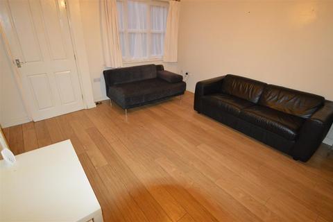 3 bedroom house to rent, Tomlinson Street, Manchester M15