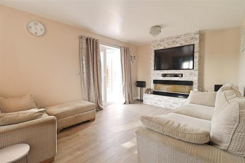 3 bedroom detached house for sale, Bamboo Crescent, Braintree