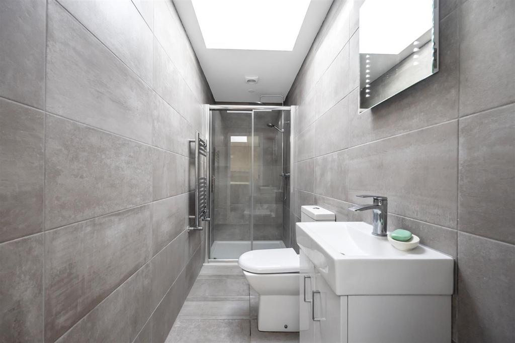 En-suite Shower Room/WC