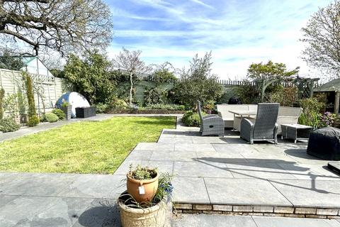 8 Elan Close, Barry, CF62 7LJ
