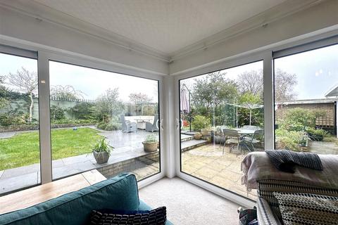 8 Elan Close, Barry, CF62 7LJ