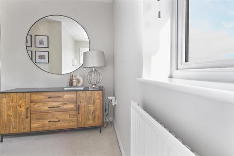 2 bedroom flat for sale, Arnold Close, Hertford