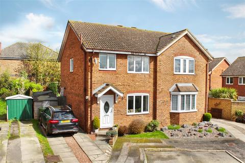 3 bedroom semi-detached house for sale, Northwood Close, Cheshunt