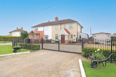 3 bedroom semi-detached house for sale, Hardys Green, Birch, Colchester