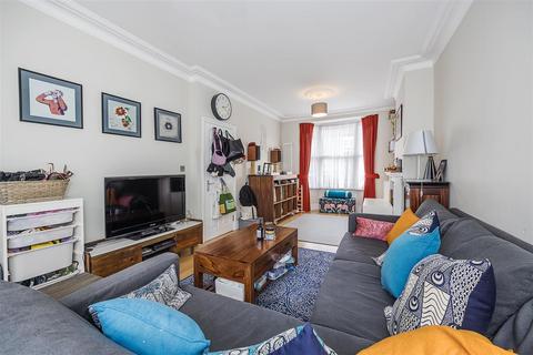 3 bedroom house to rent, Drapers Road, London E15
