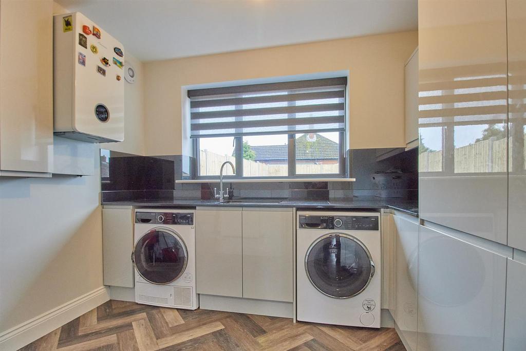 Utility room to rear