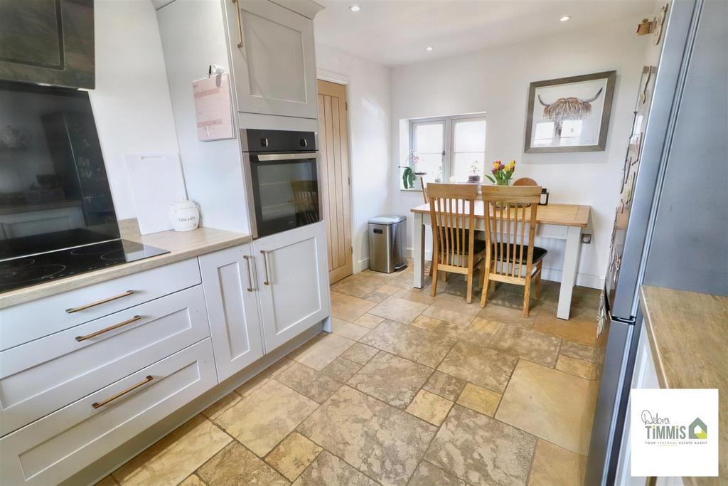 Kitchen diner